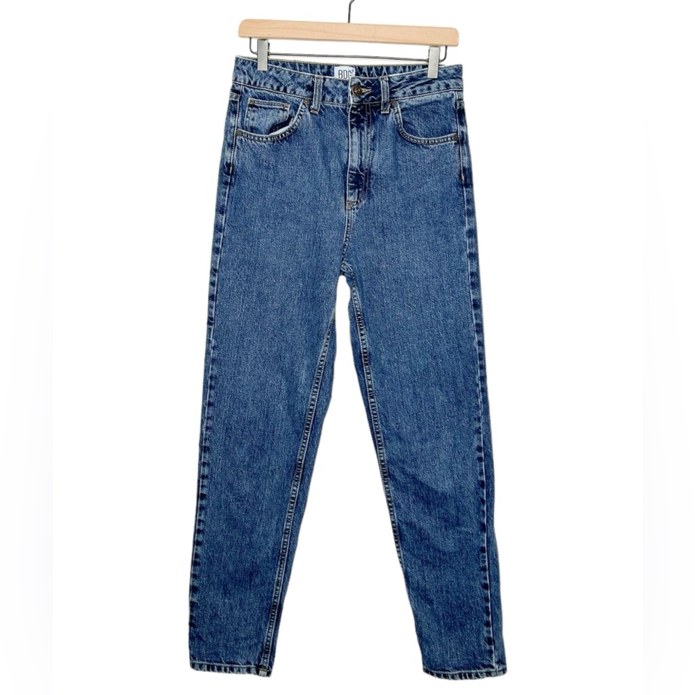 BDG Urban Outfitterrs High Rise Straight Leg Mom Jeans 28